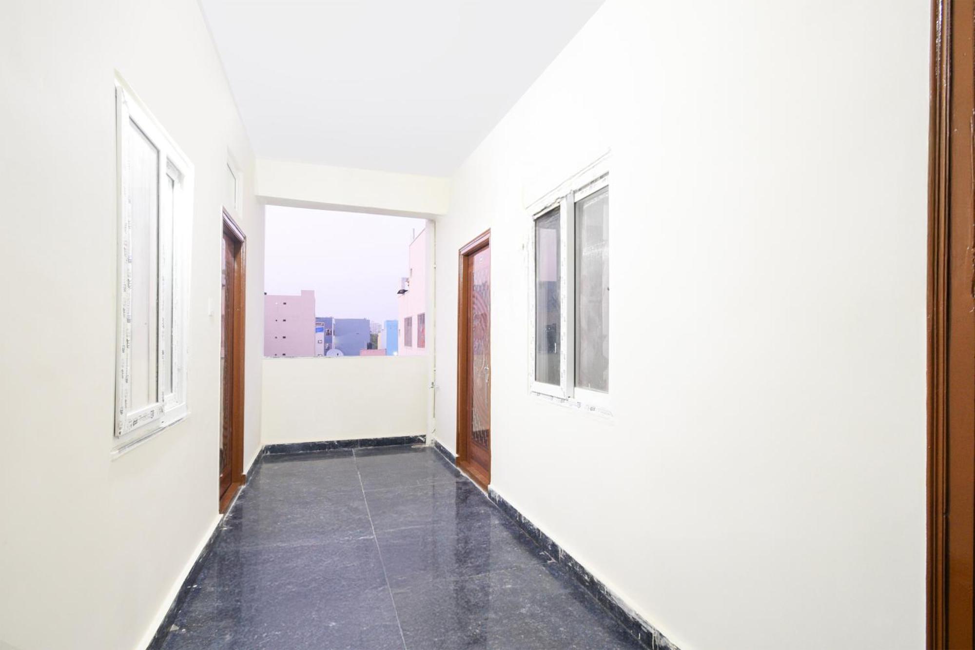 Hotel O Sri Vani Co- Live & Suites Kondapur  Экстерьер фото